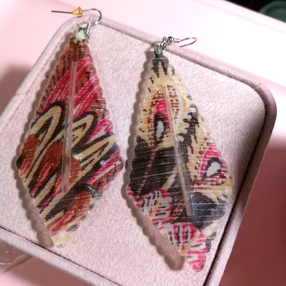 VTG Earrings Dangle  Slotted Lucite Burgundy/Black BoHo Pierced Statement 1980’s - Picture 3 of 6